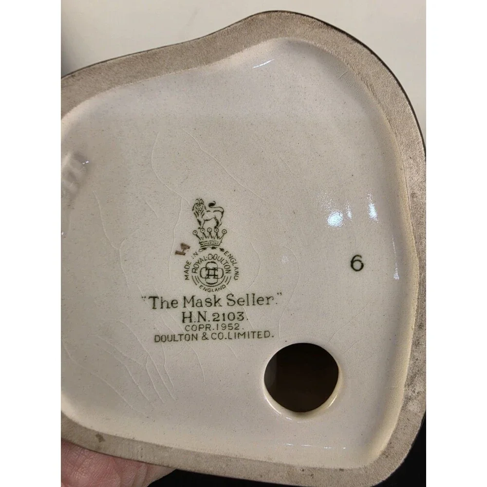 Vintage Royal Doulton HN 2103 